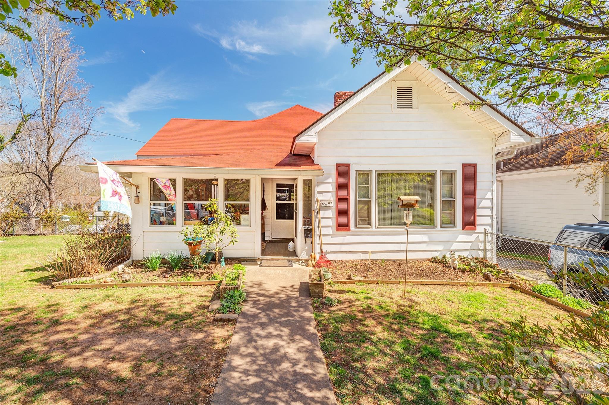 Photo 1 of 21 — 84 Swannanoa Avenue, Asheville, NC 28806