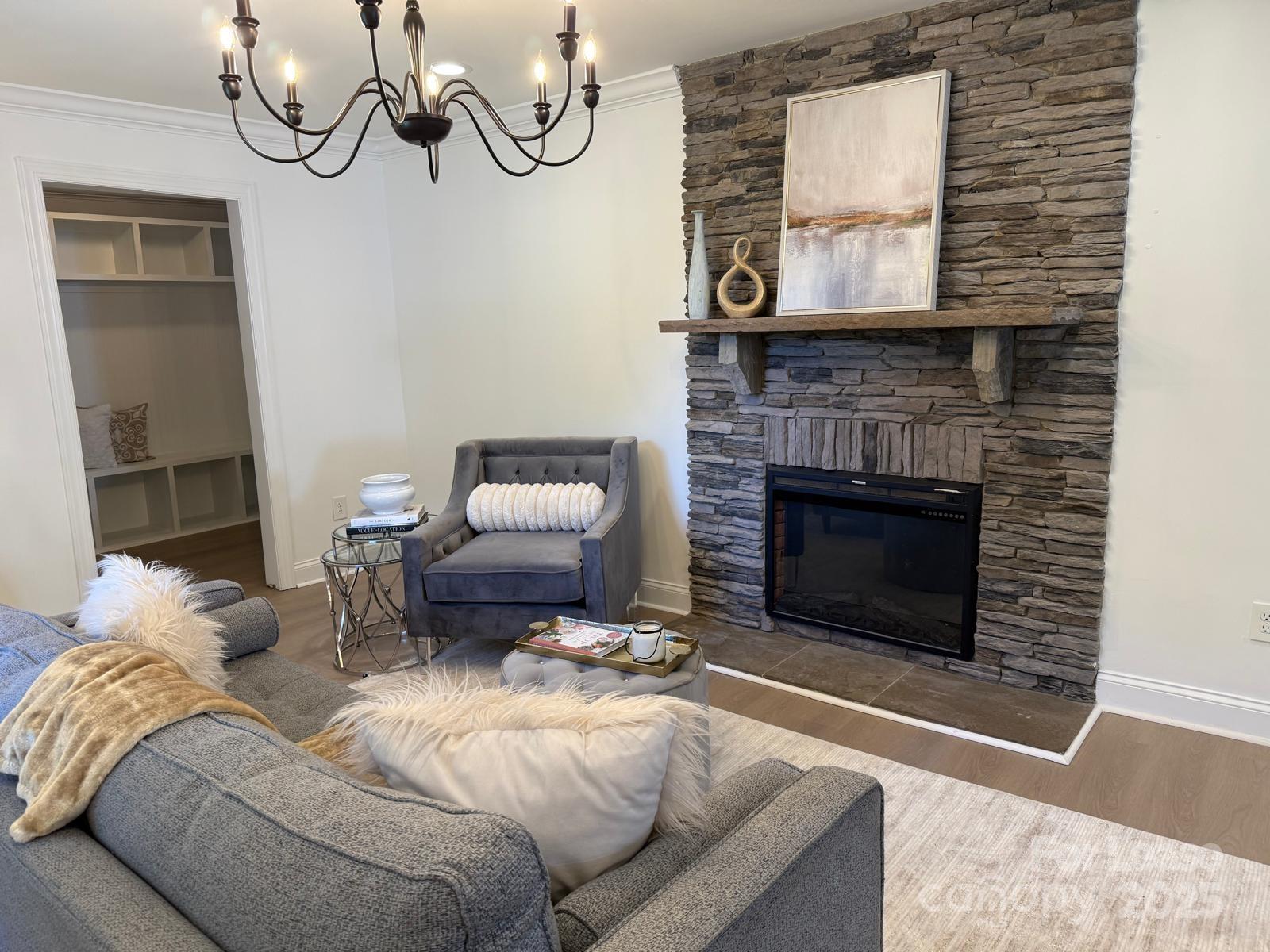 Country Club Hills - Residential Lease