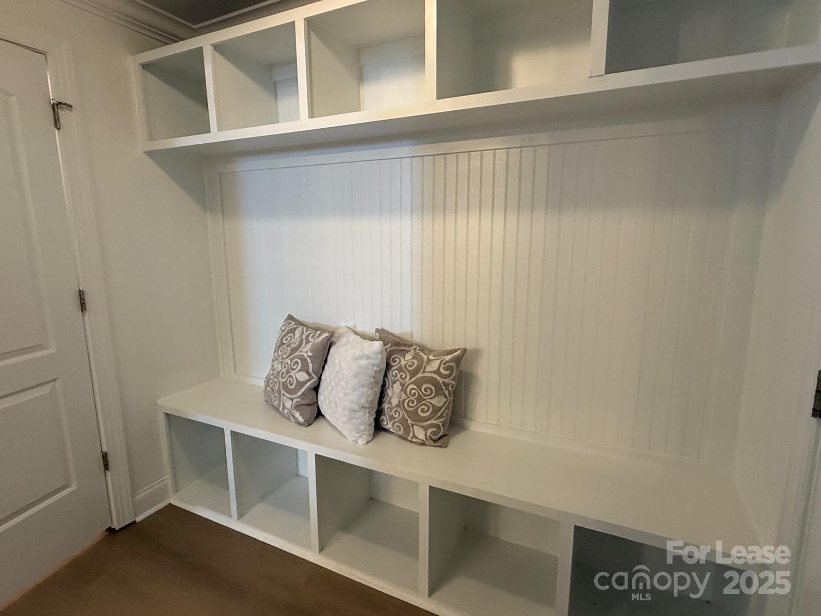 Country Club Hills - Residential Lease