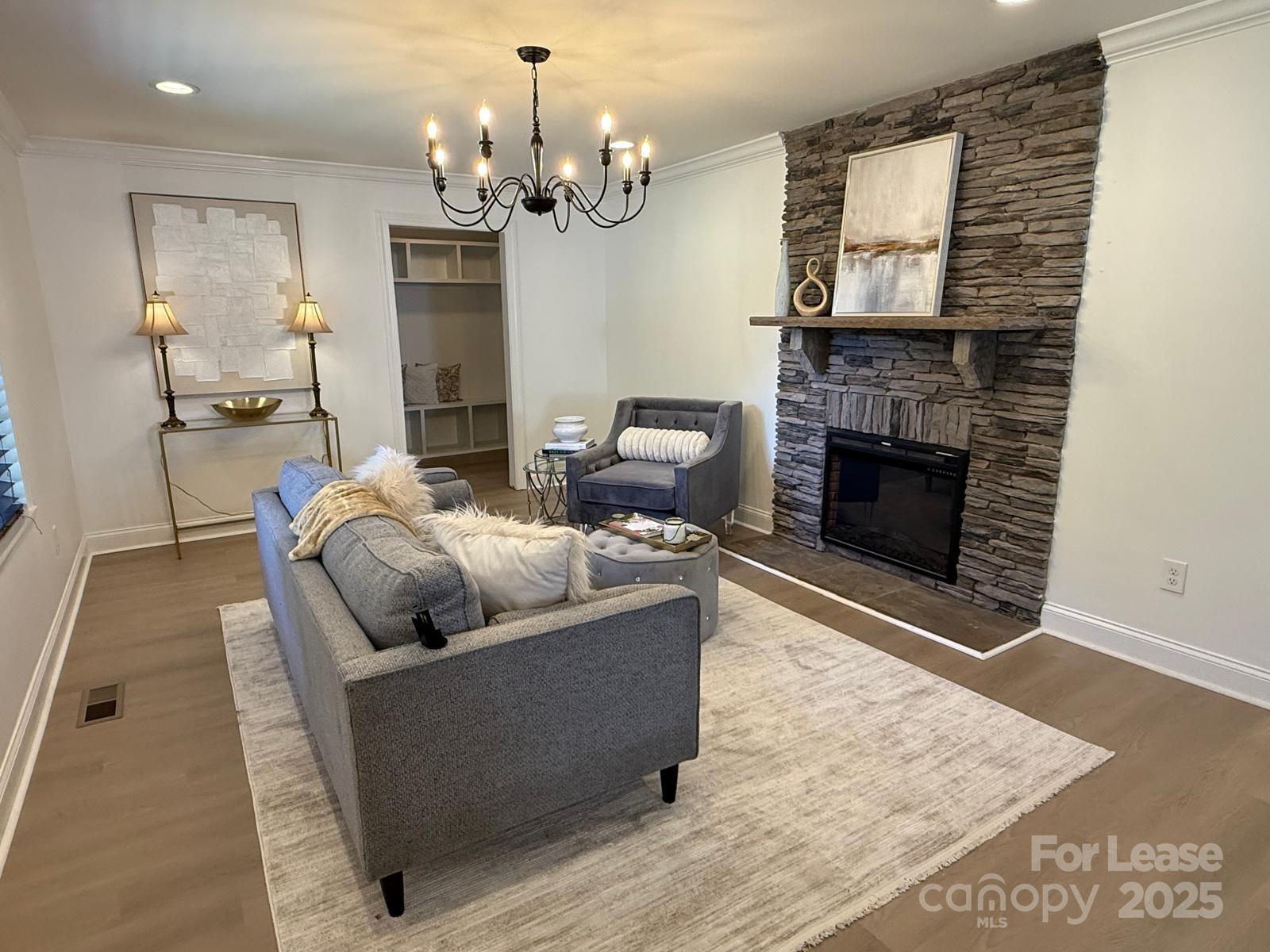 Country Club Hills - Residential Lease