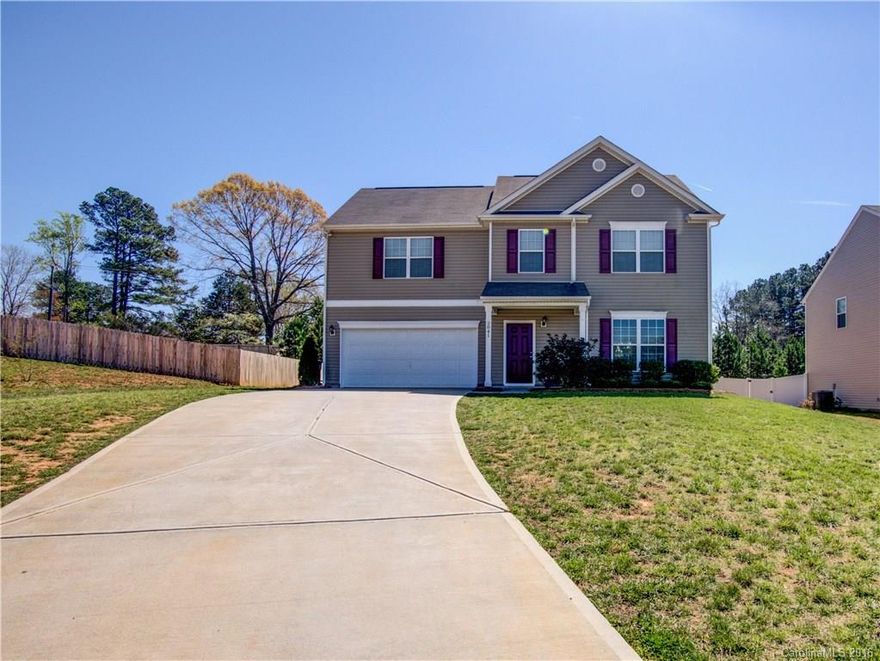 Beautiful 4BD/2.5BA home in Irish Downs subdivision! This welcoming home is move in ready with large living room, flowing into the dining area with large window overlooking the spacious back yard and then into the kitchen. Walk upstairs to a large, open master suite and ensuite with his/her sinks and a glass enclosed shower and garden tub. This home sits on a half acre of land perfect for outdoor enjoyment!!