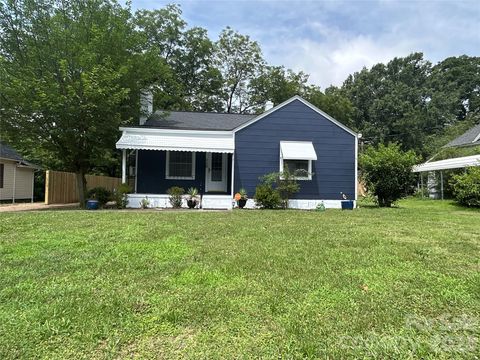 Photo of 229 E Mcneely Avenue, Mooresville, NC 28115 (MLS # 4394680)