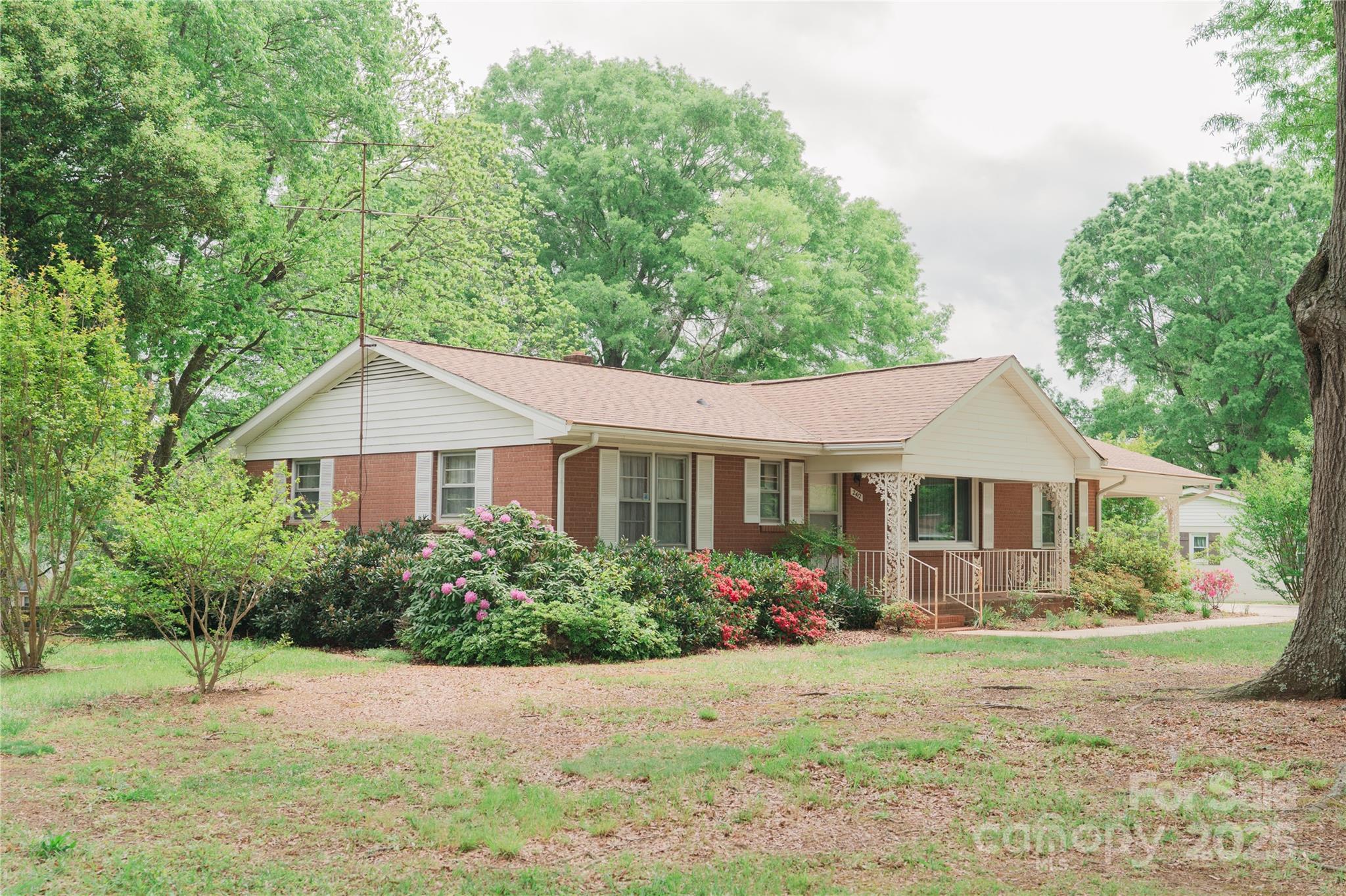 2412 Wedgewood Drive