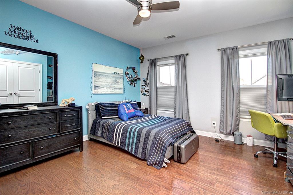 Lake Forest Preserve - Residential