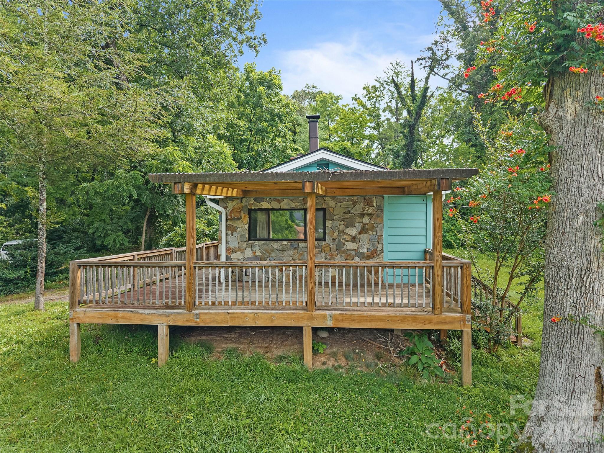 1705 Willow Road