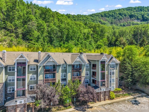 Photo for 2000 Olde Eastwood Village Boulevard 3B