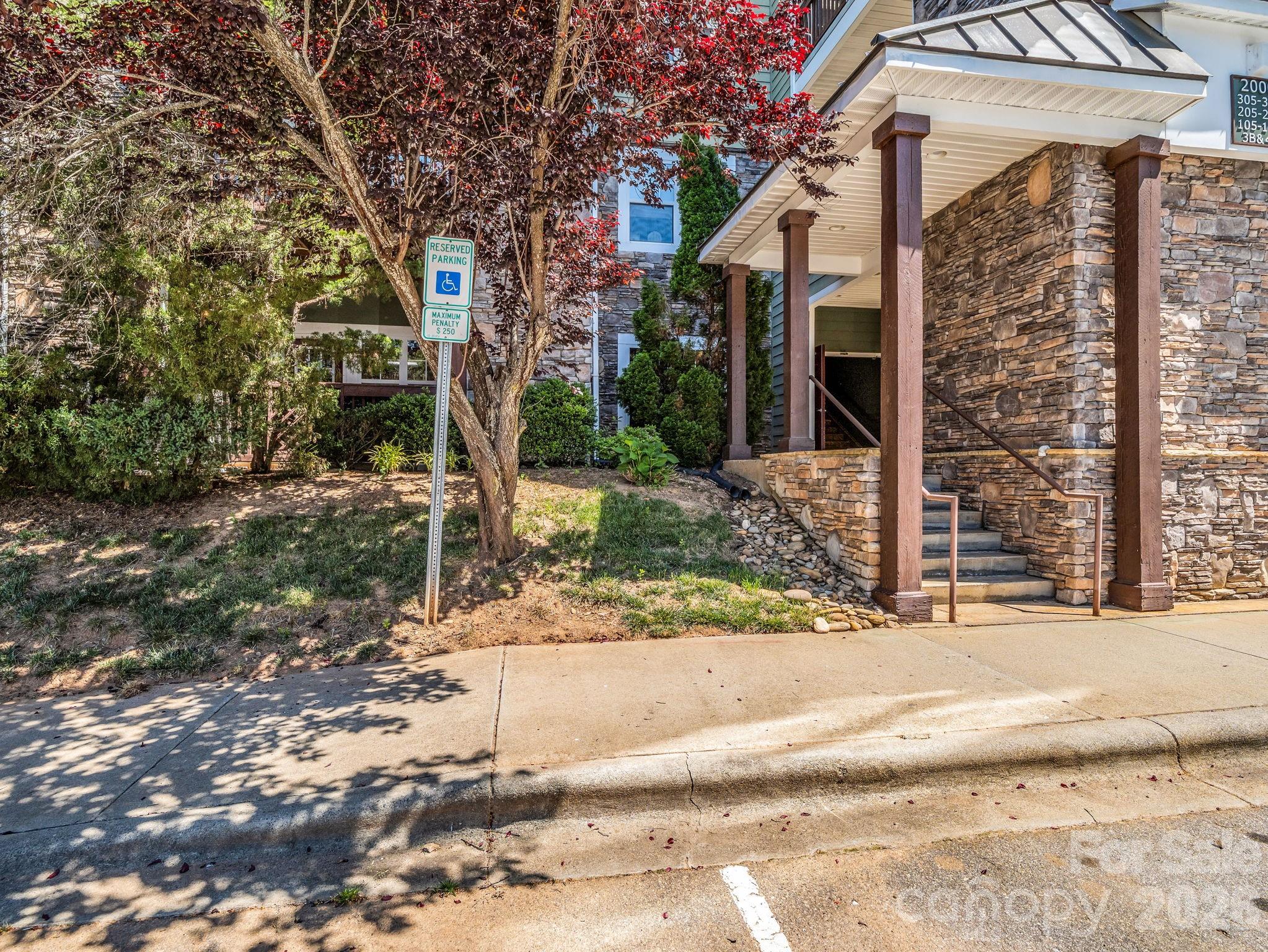 2000 Olde Eastwood Village Boulevard 3B