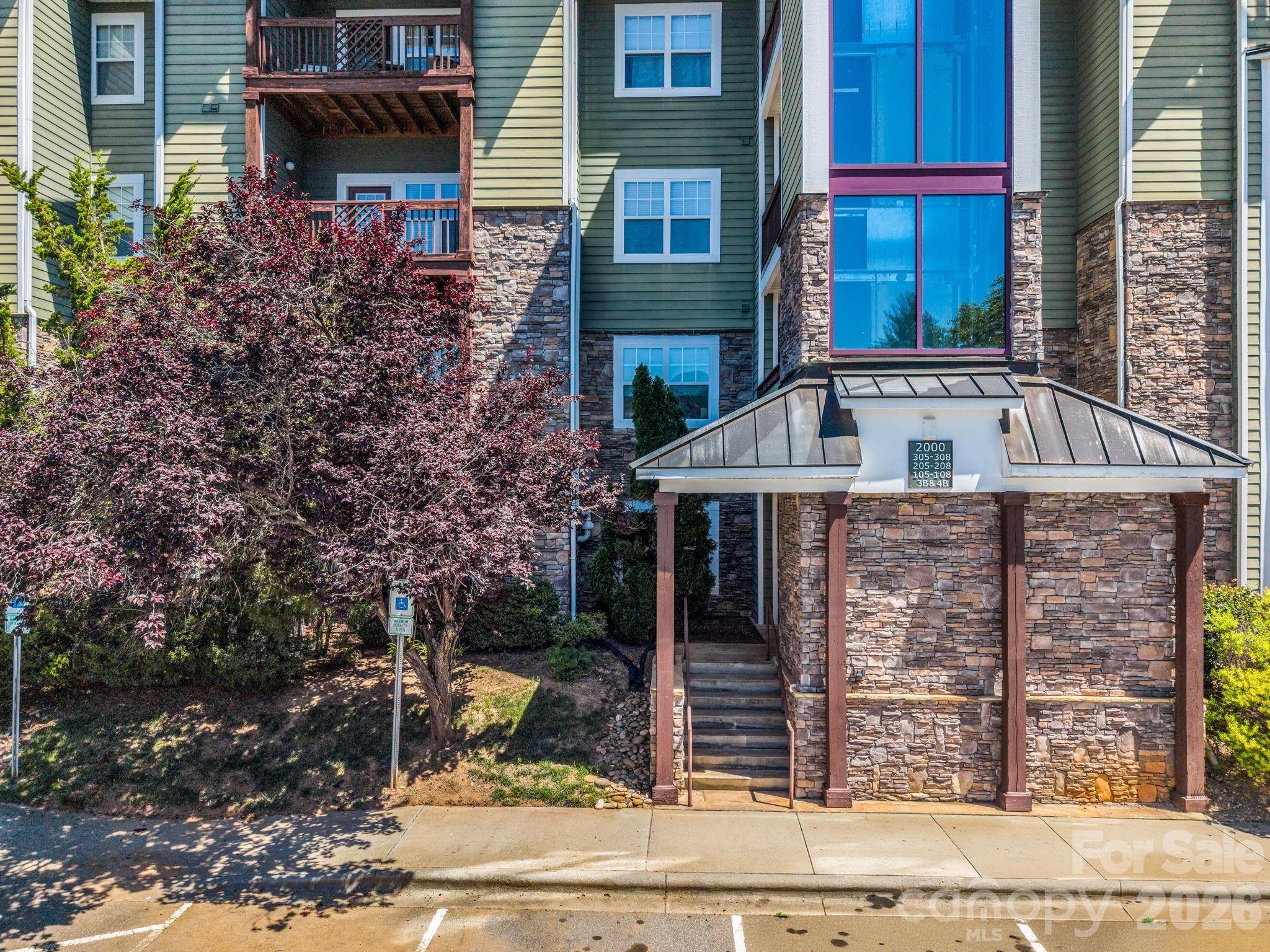 2000 Olde Eastwood Village Boulevard 3B
