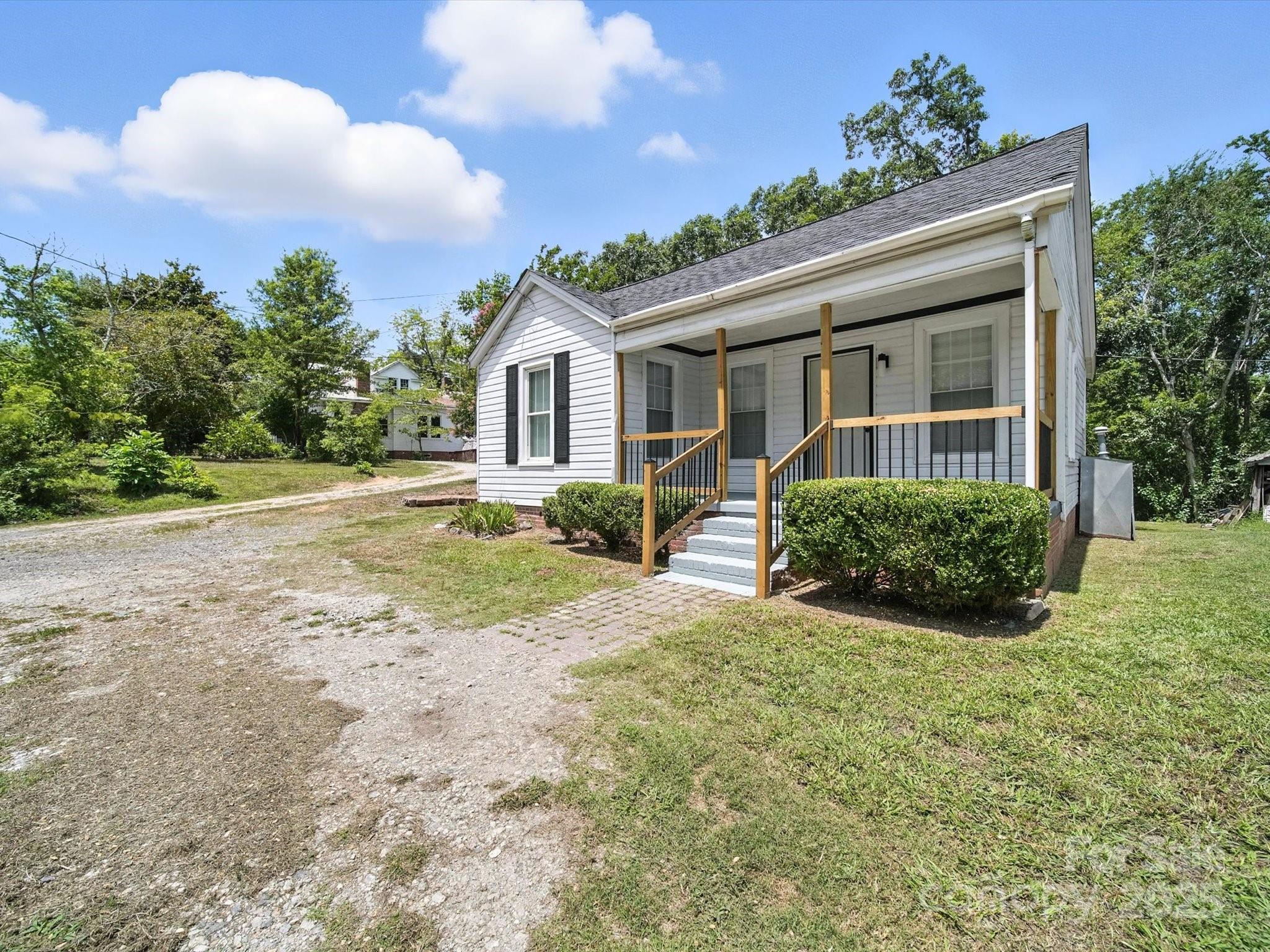 187 1/2 W End Street