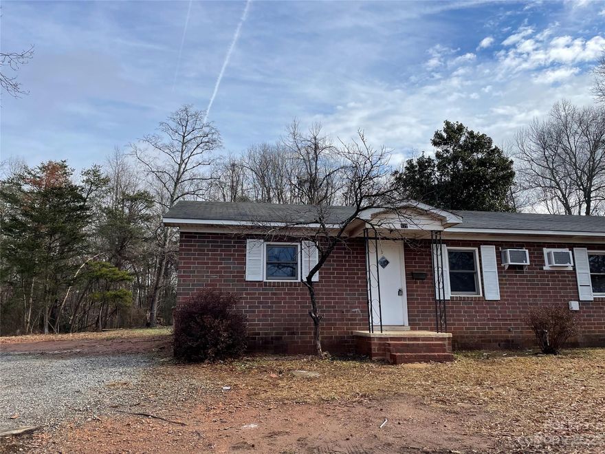 Updated two bedroom, one bath duplex in Lincolnton. This fantastic home has been renovated with new flooring, new paint, and granite counter tops in the kitchen. Spacious living room leads to the roomy kitchen with breakfast nook. Two good sized bedrooms with ceiling fans and a full bath. Unit comes furnished with stackable washer and dryer. This home is pet friendly with a one-time, non-refundable pet fee. Please, no dangerous breeds.