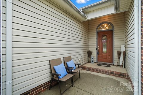 Photo of 315 Tamarack Drive, Matthews, NC 28104 (MLS # 4297953)