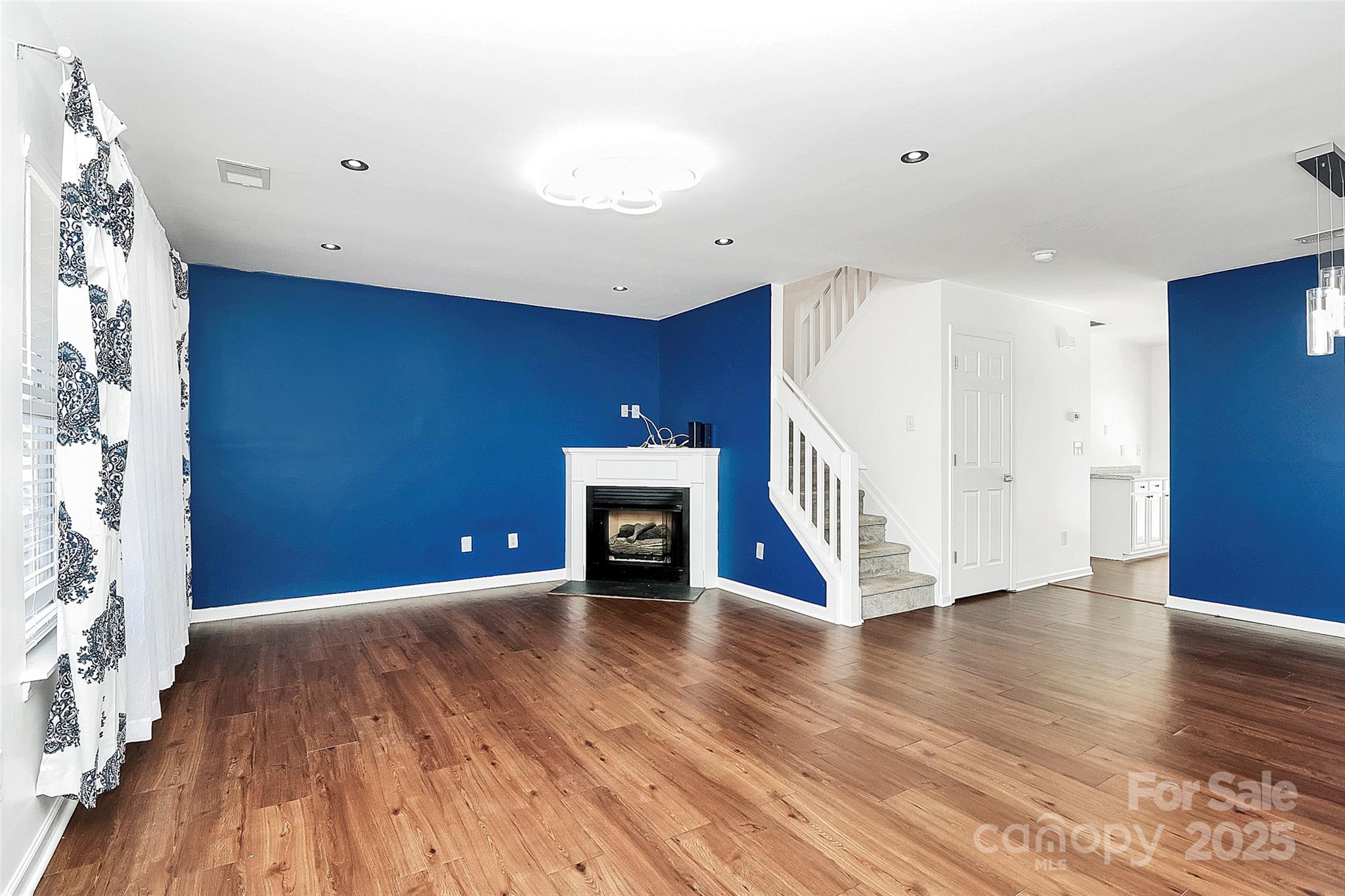 10549 Yellow Rose Lane