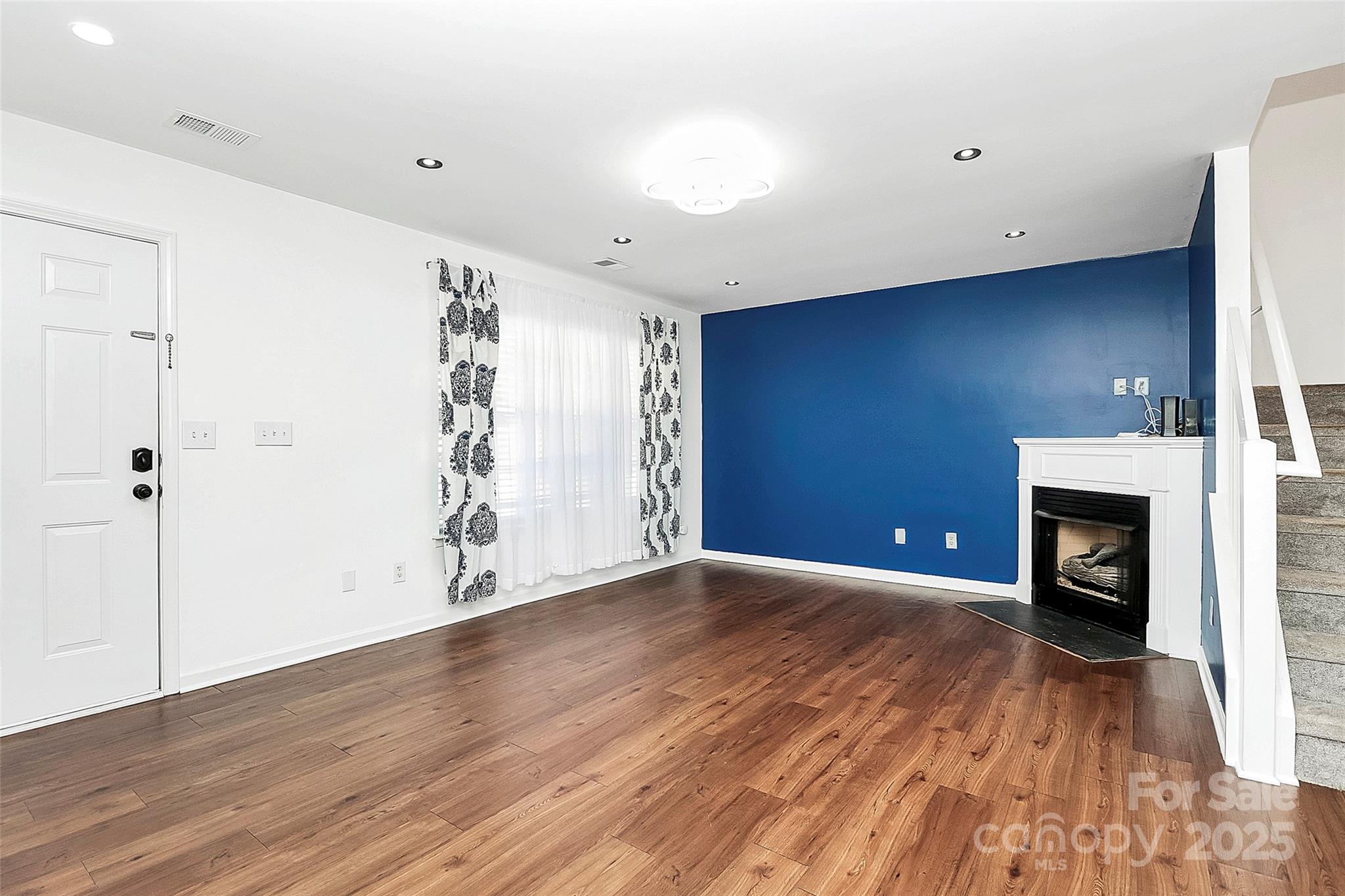 10549 Yellow Rose Lane