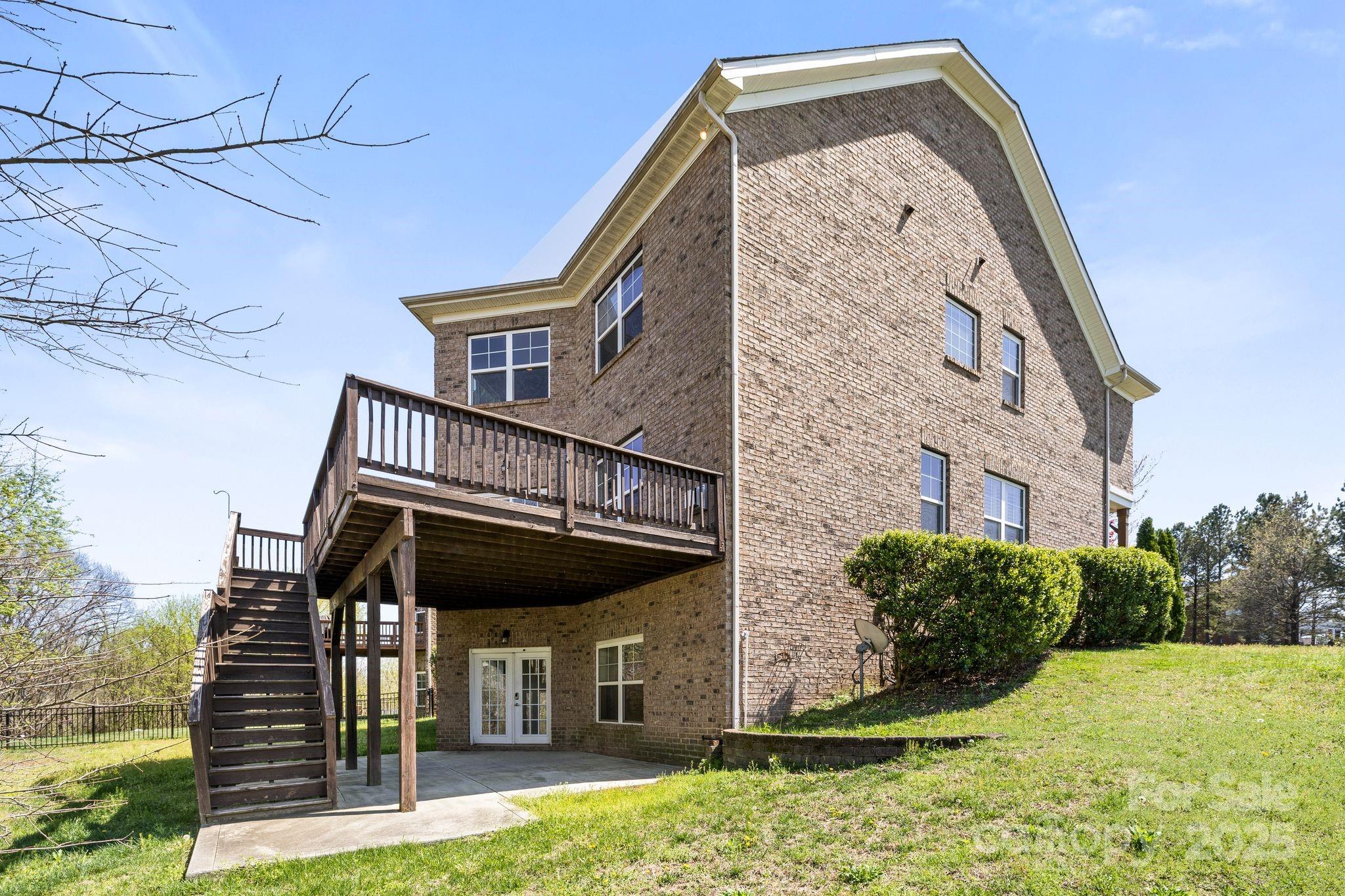 2251 Barrowcliffe Drive NW