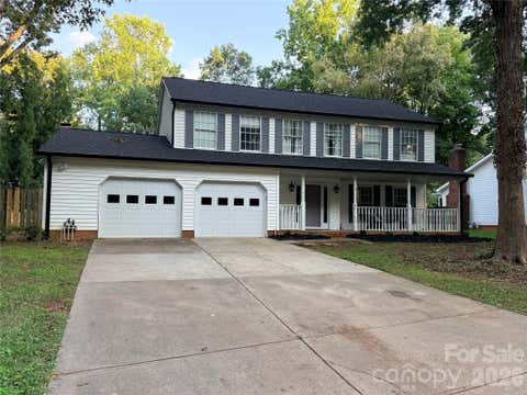 Photo of 2512 Crescent Knoll Drive, Matthews, NC 28105 (MLS # 4409258)