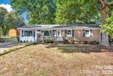 Photo of 1009 Union Terrace, Gastonia, NC 28056 (MLS # 4359754)