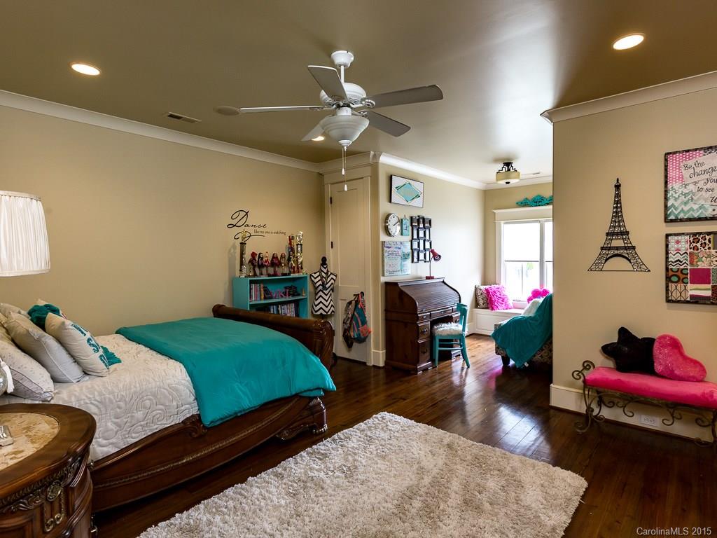 The Palisades - Residential