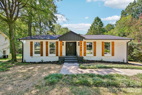 Photo of 4908 Zephyr Lane, Charlotte, NC 28209 (MLS # 4424170)