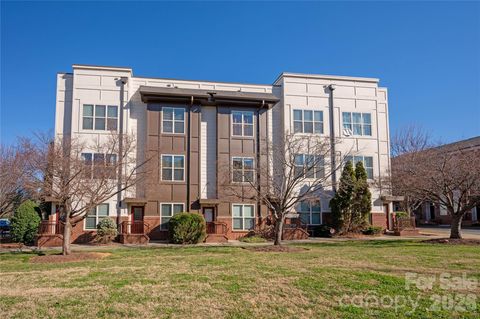 Photo of 841 Seigle Point Drive, Charlotte, NC 28204 (MLS # 4336852)