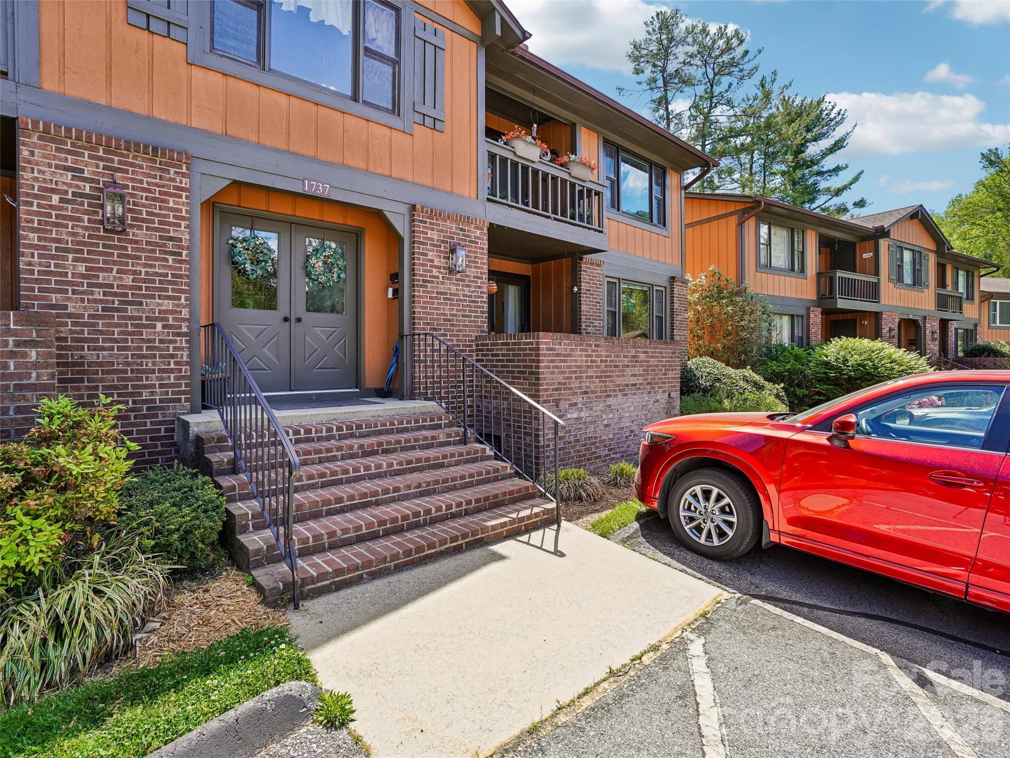 Haywood Manor - Residential