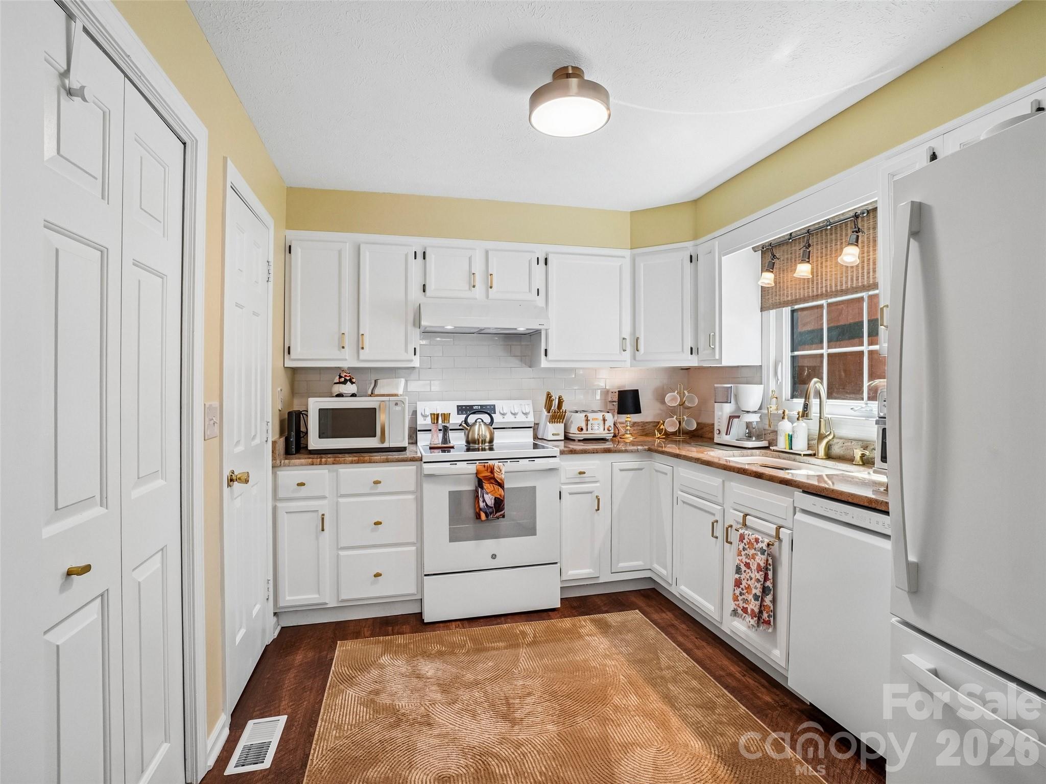 Haywood Manor - Residential