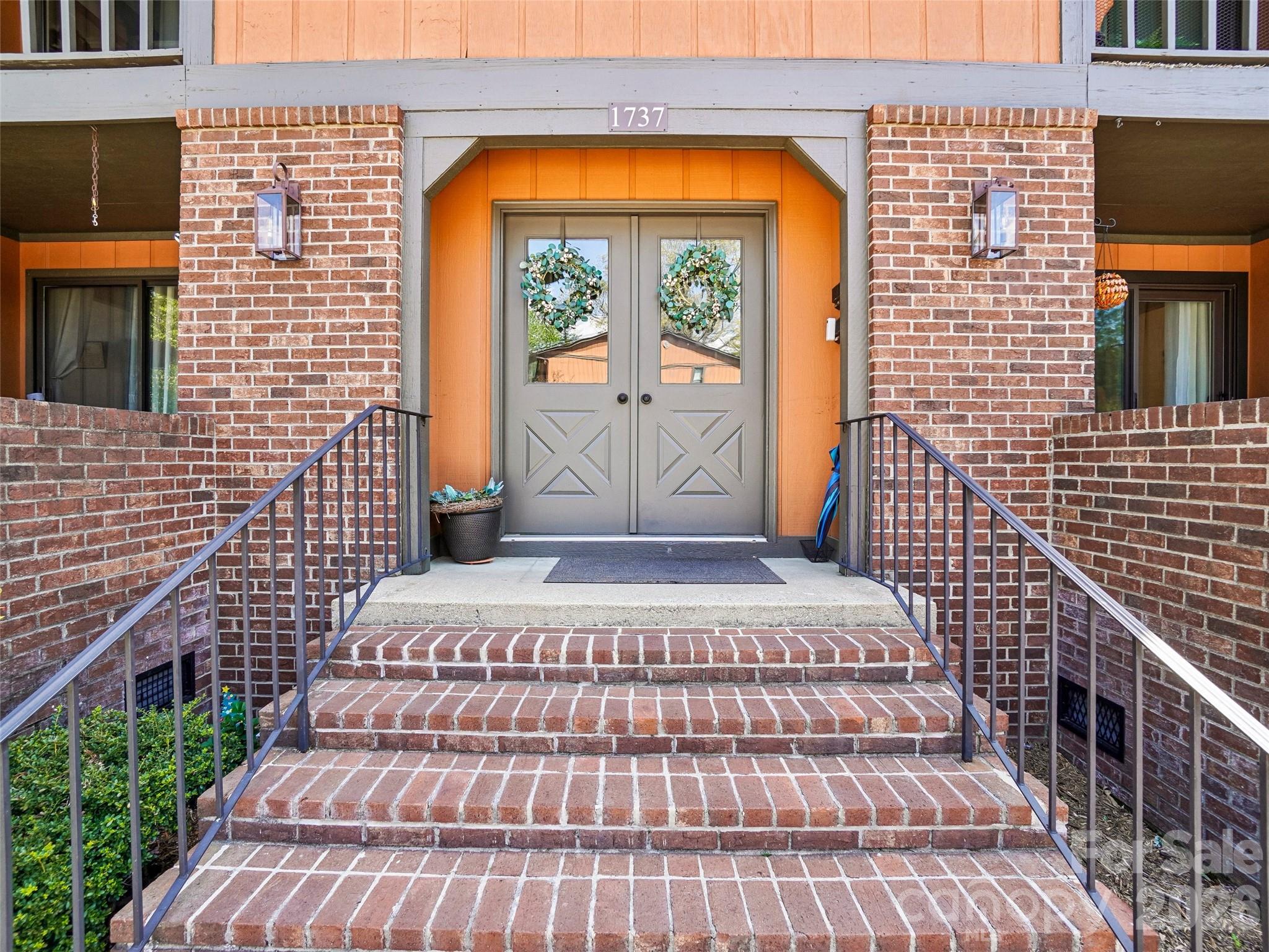 Haywood Manor - Residential