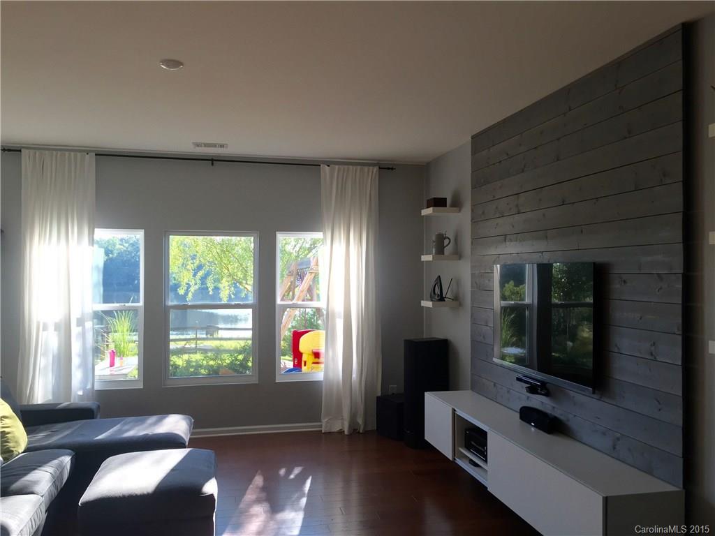 Hamilton Lakes - Residential