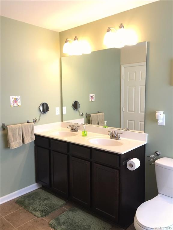 Hamilton Lakes - Residential