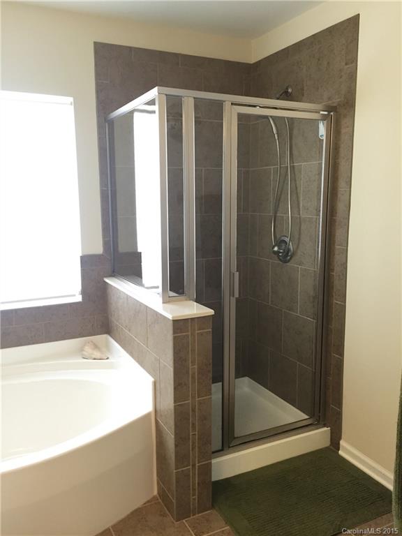 Hamilton Lakes - Residential