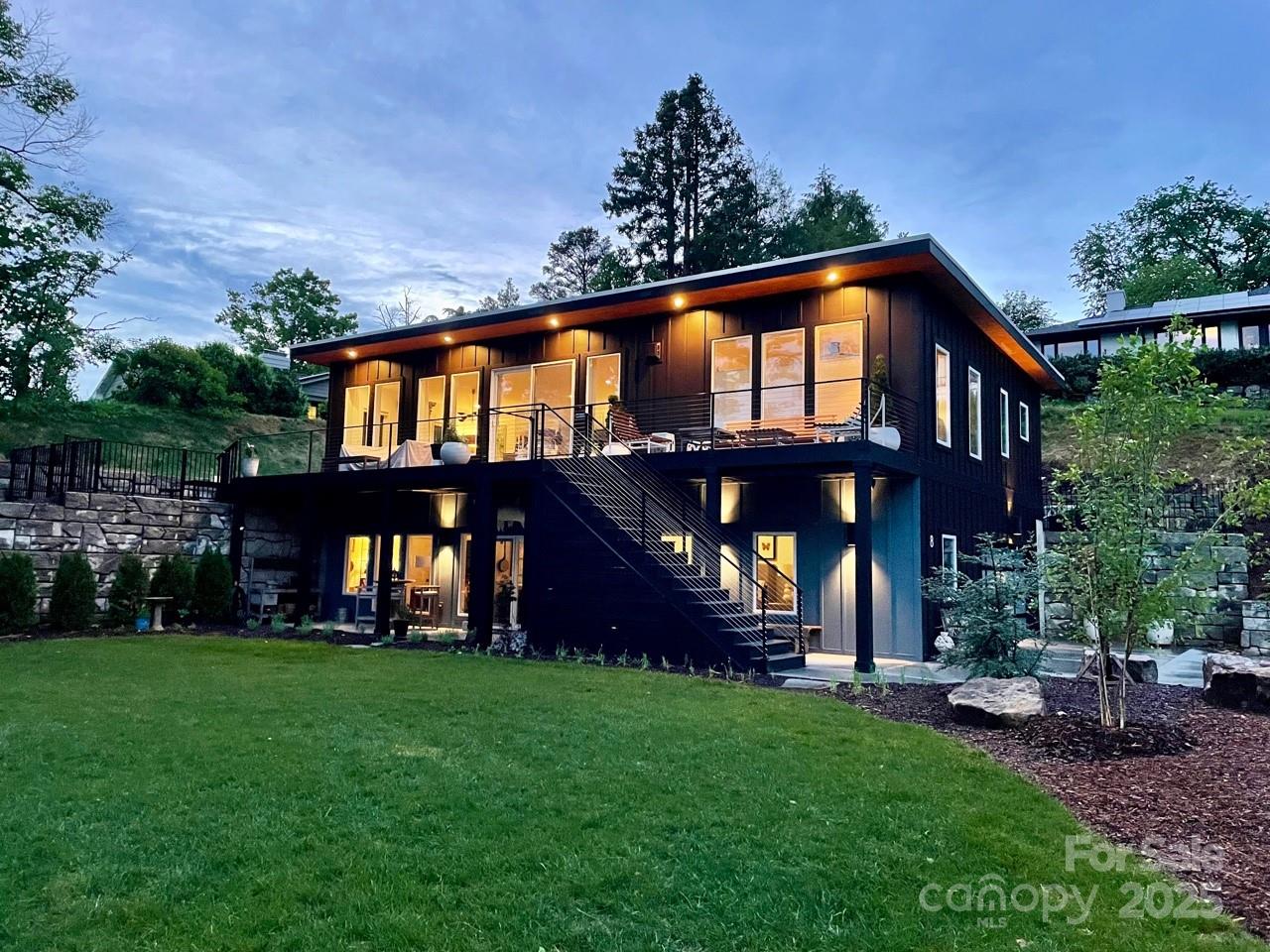 8 Midland Drive