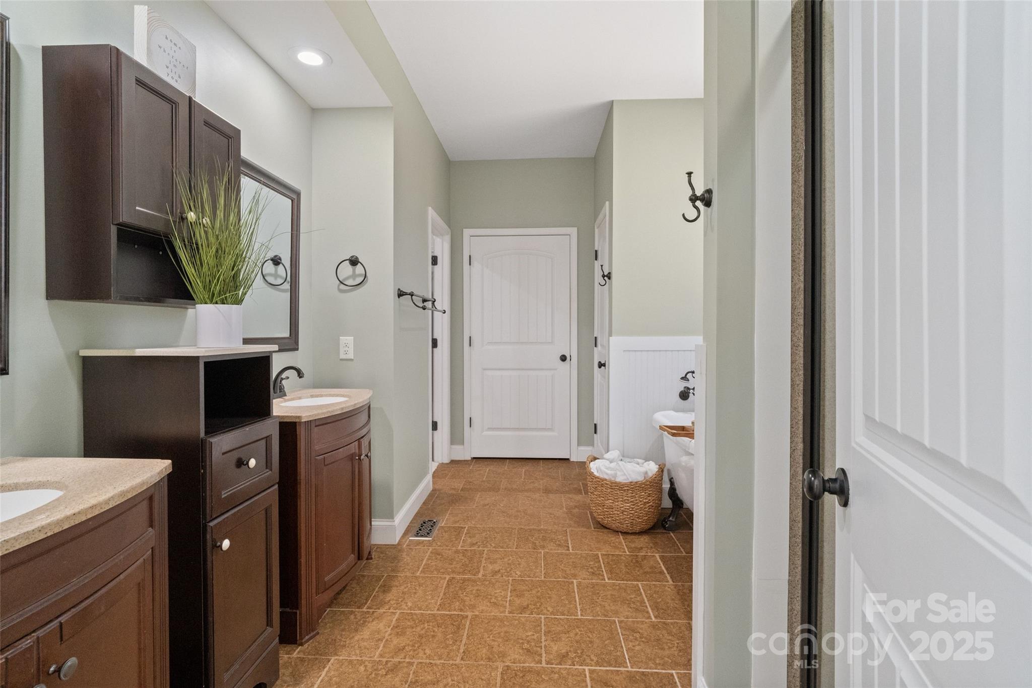 Lauren Pines - Residential