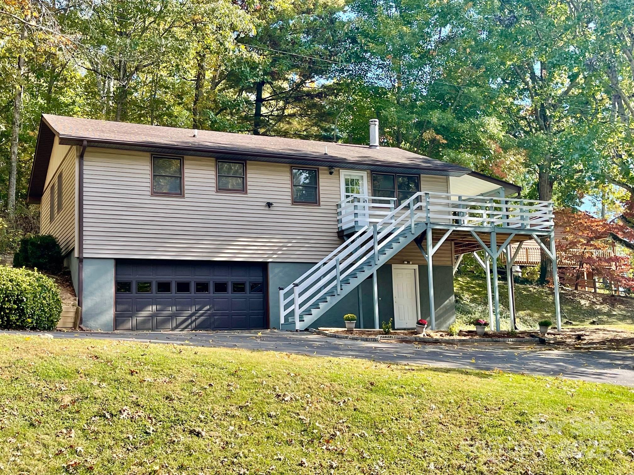 128 Sandsridge Way