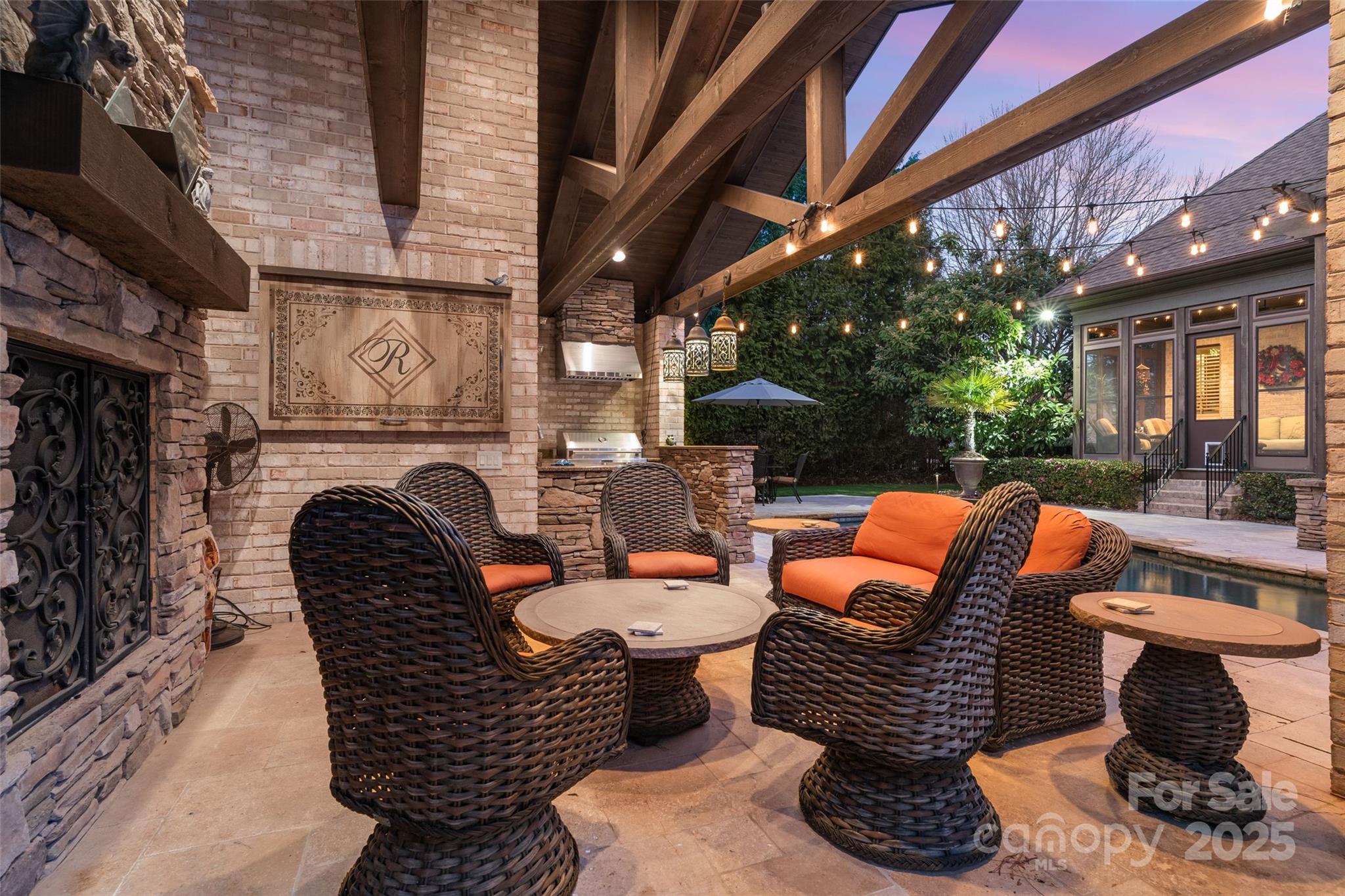 3042 Kings Manor Drive