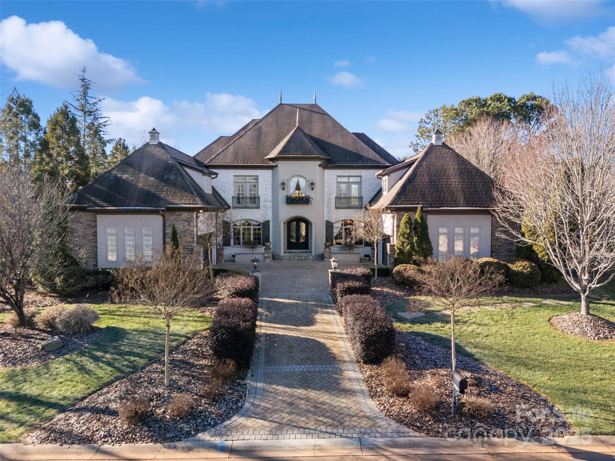 3042 Kings Manor Drive