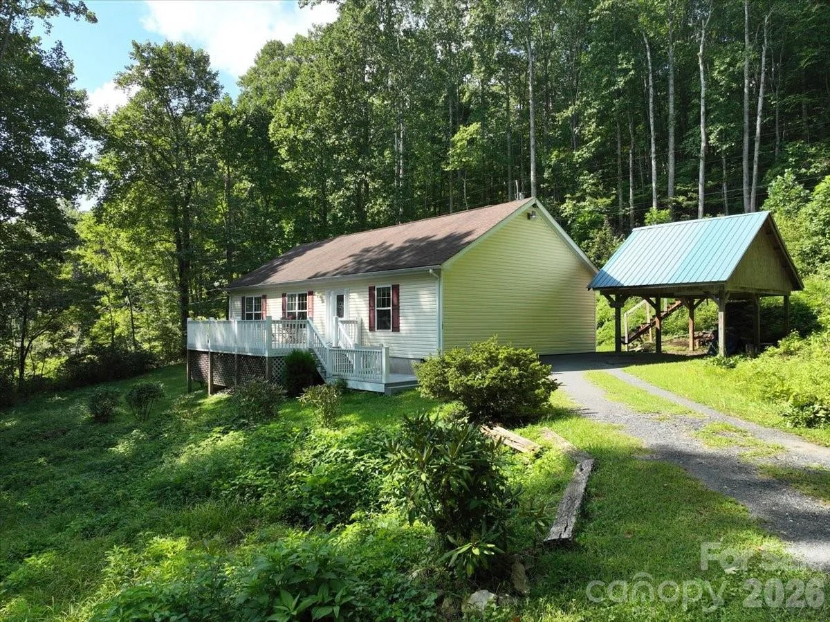 195 Banjo Branch Road, Burnsville, NC, 28714