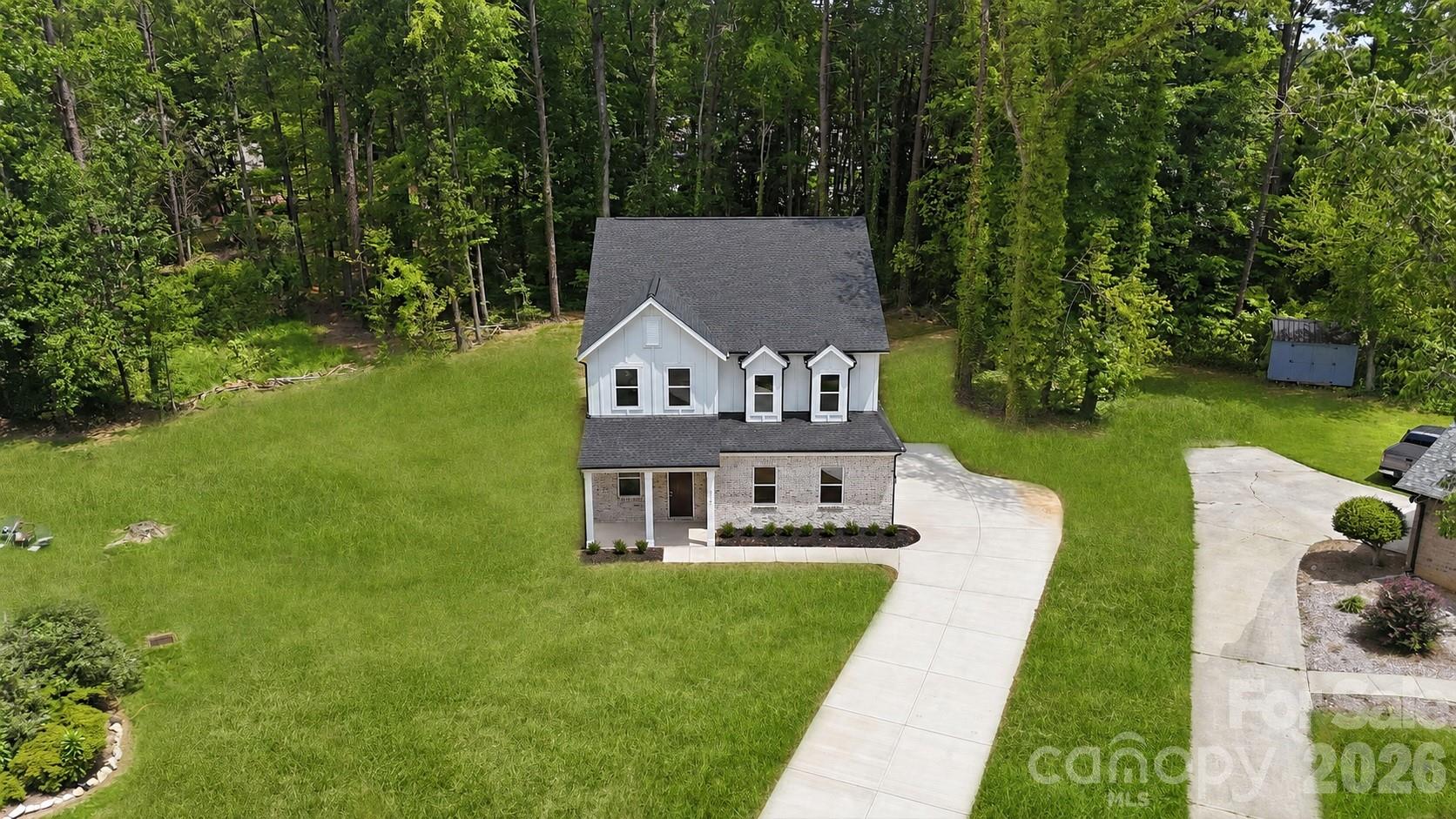 612 Camelot Drive
