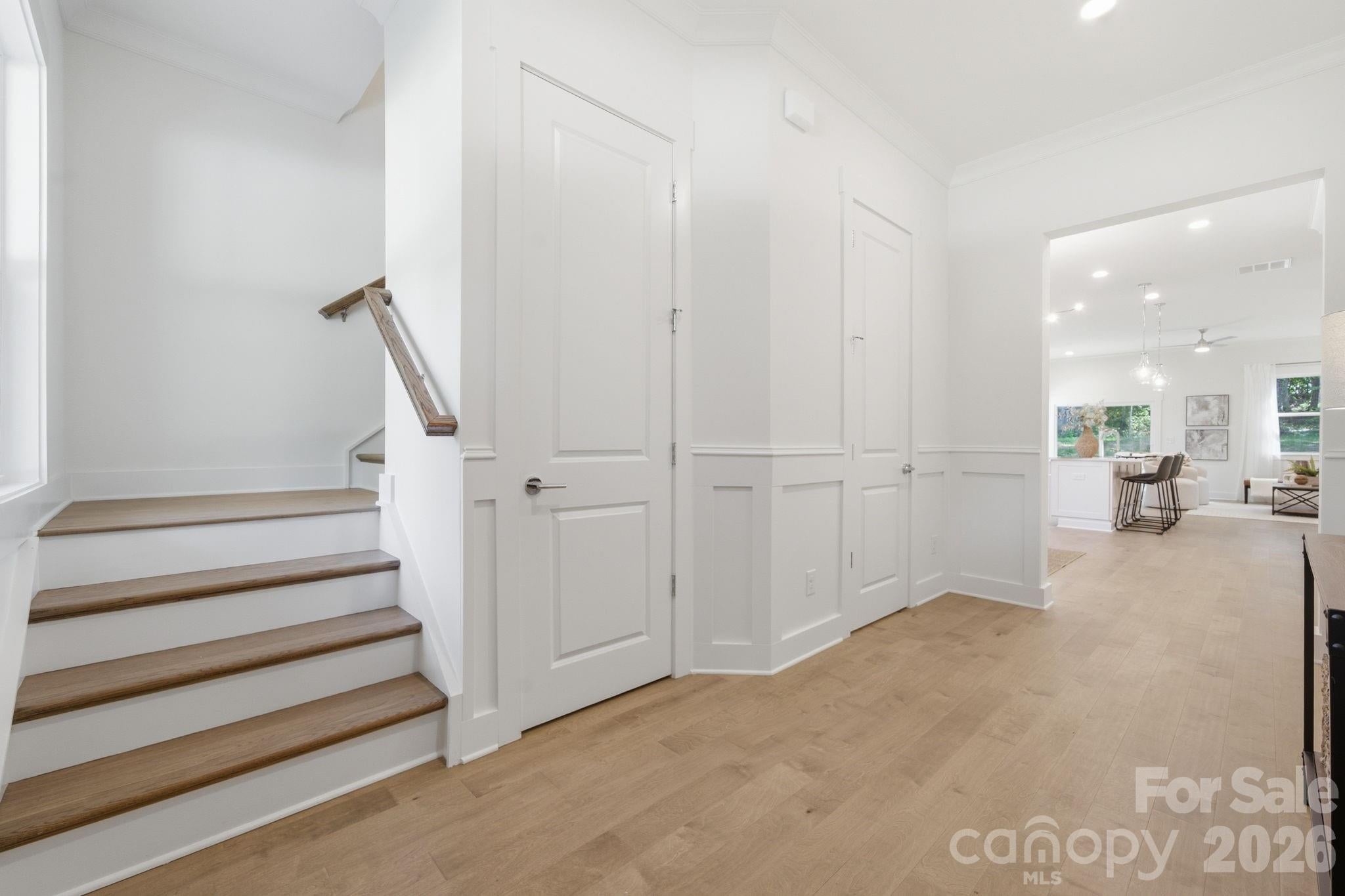 612 Camelot Drive