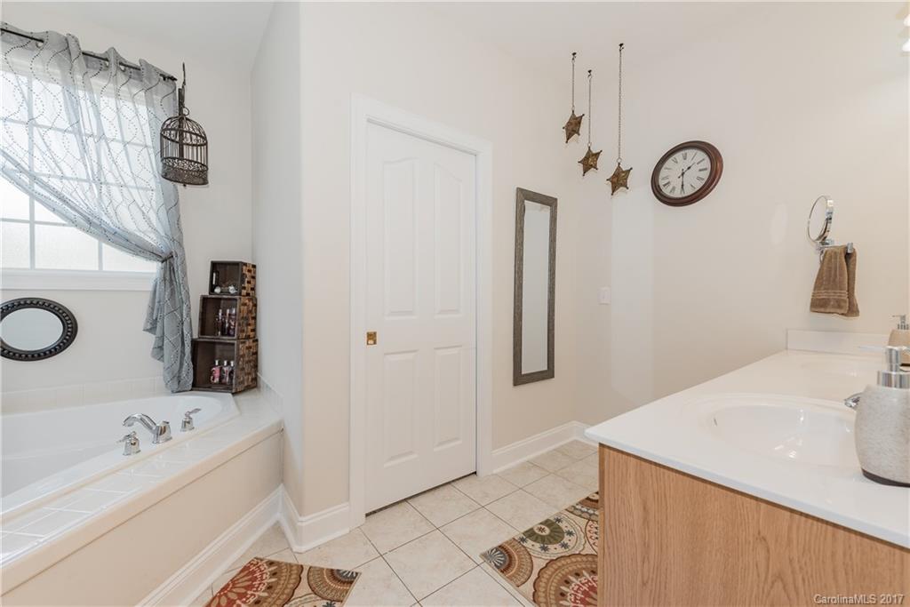 Stoneridge Lakes - Residential