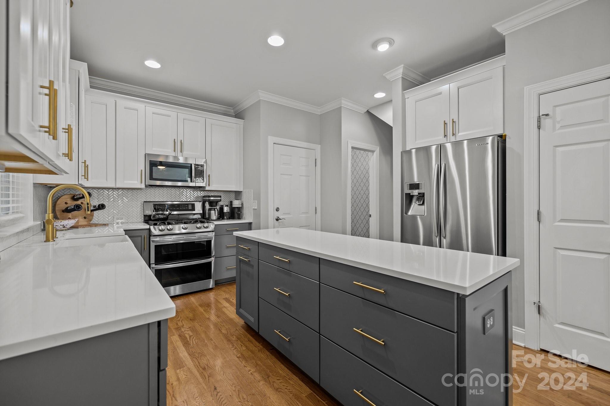 Lake Shore - Residential