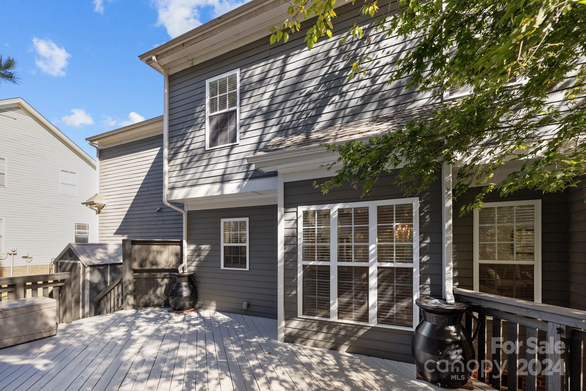 Lake Shore - Residential