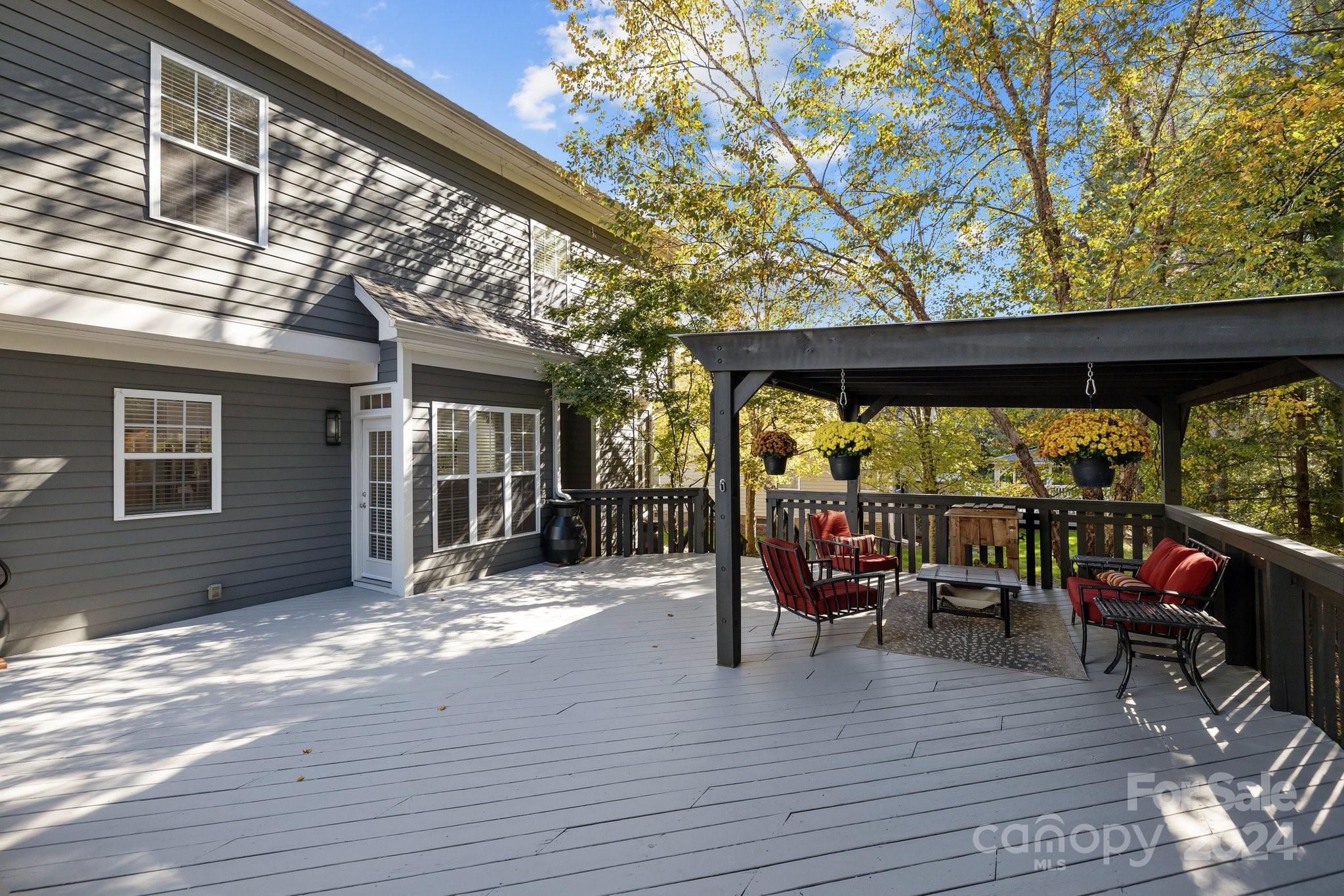 Lake Shore - Residential