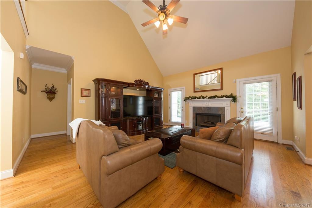 The Lakes At Derby Downs - Residential