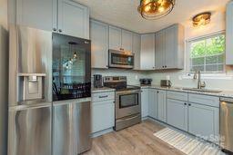 1303 Hyde Park Drive