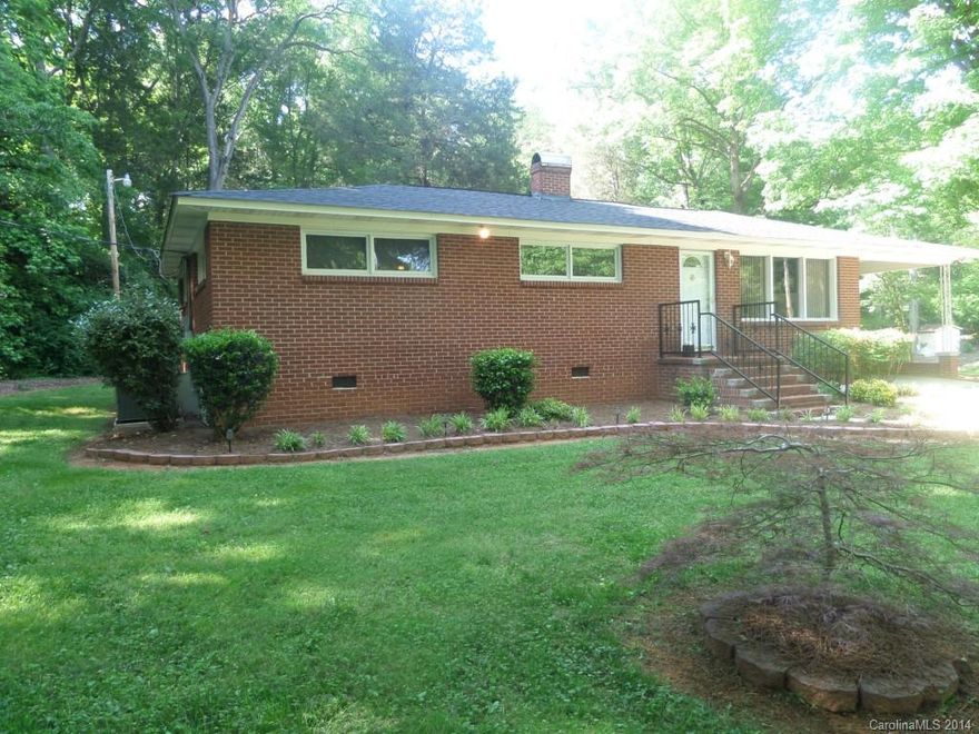 Quiet 1.1 acre Lot in Oakdale Acres. Beautifully landscaped and well manicured. Plenty of mature trees and outdoor space. Beautiful home with newly refinished hardwood floors, new well, big island in kitchen.