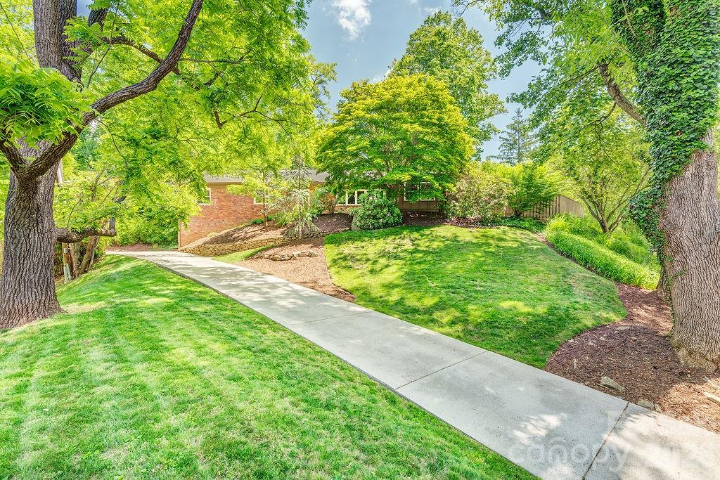 35 Dogwood Road