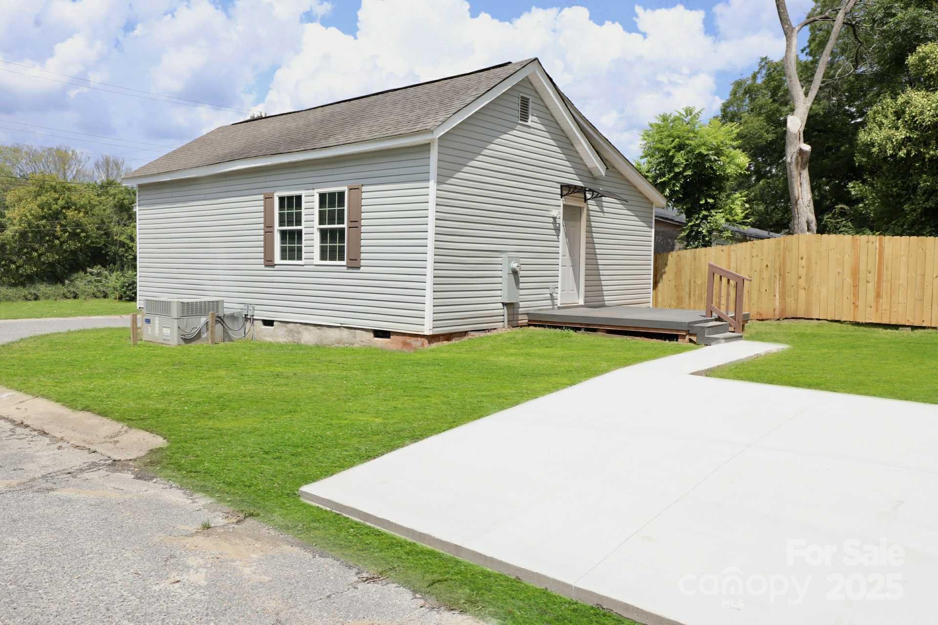 114 Starnes Street