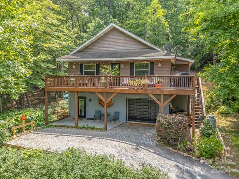 Single Family Residence in Lake Lure NC 264 Oriole Drive.jpg