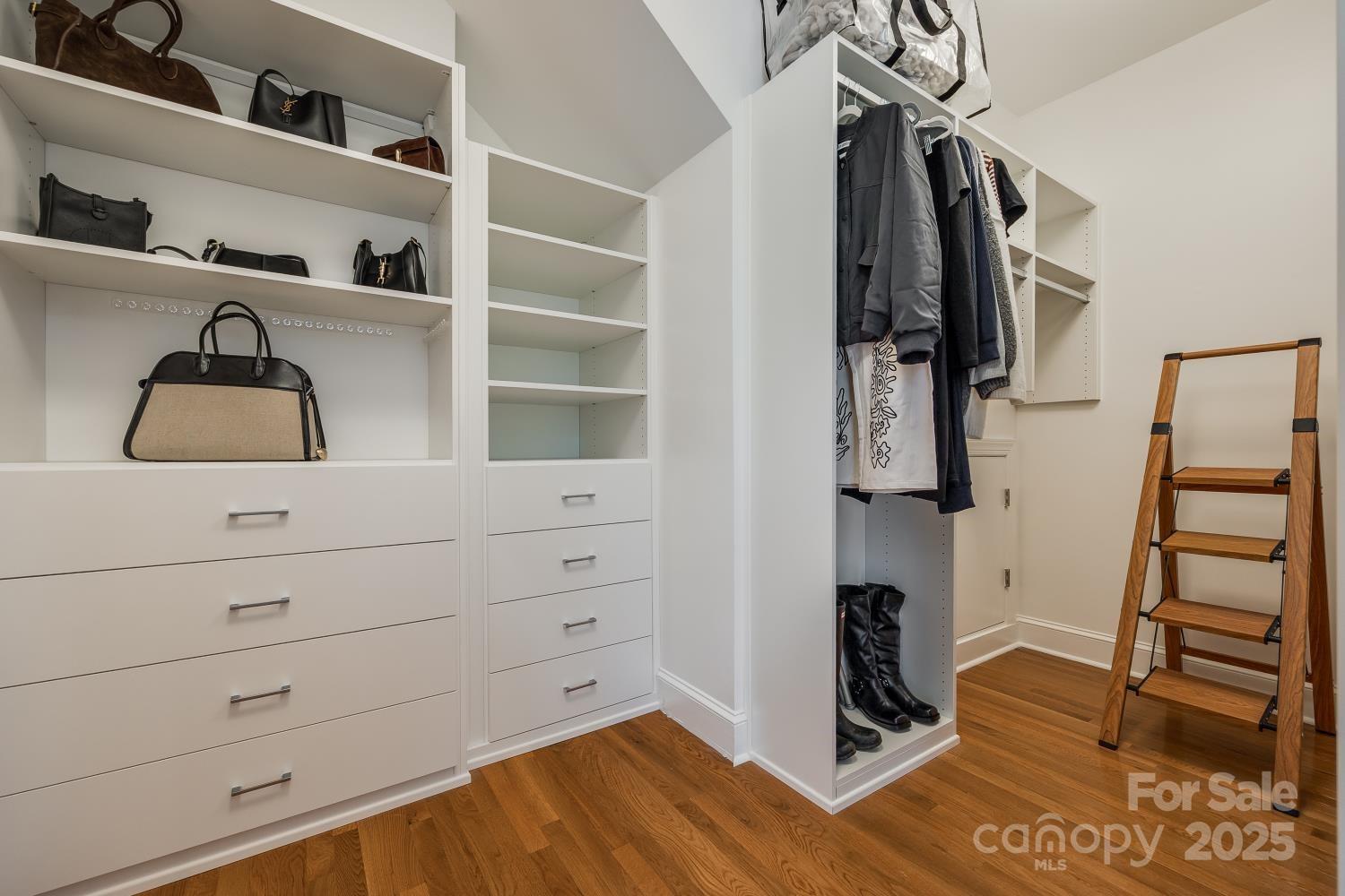 4340 Sequoia Red Lane