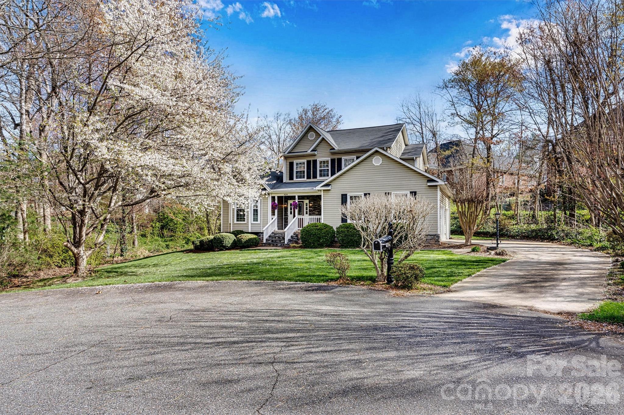 929 43rd Avenue Court NE