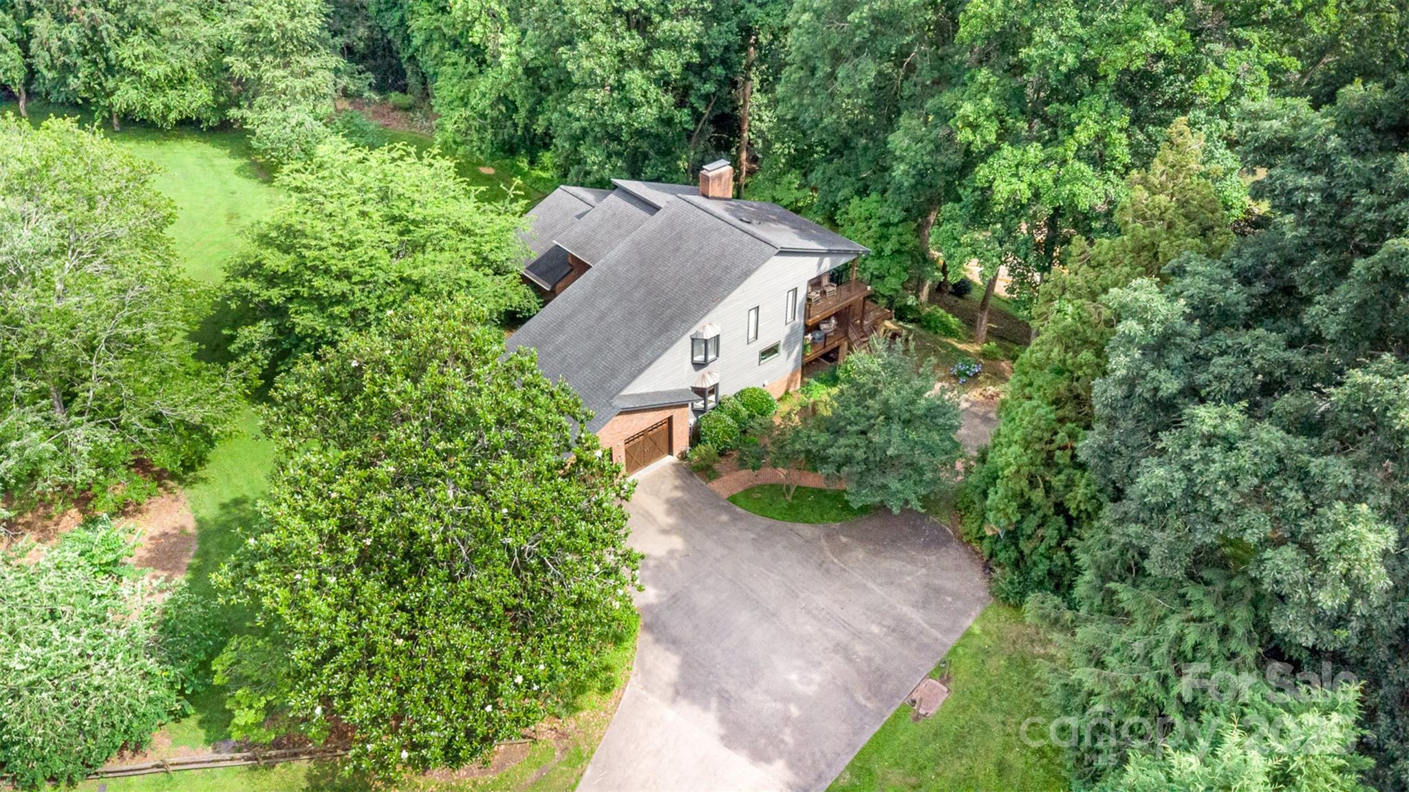3004 Vernell Lane